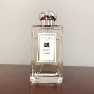 Nectarine Blossom & Honey Cologne
JO MALONE LONDON 3.4oz - as pictured